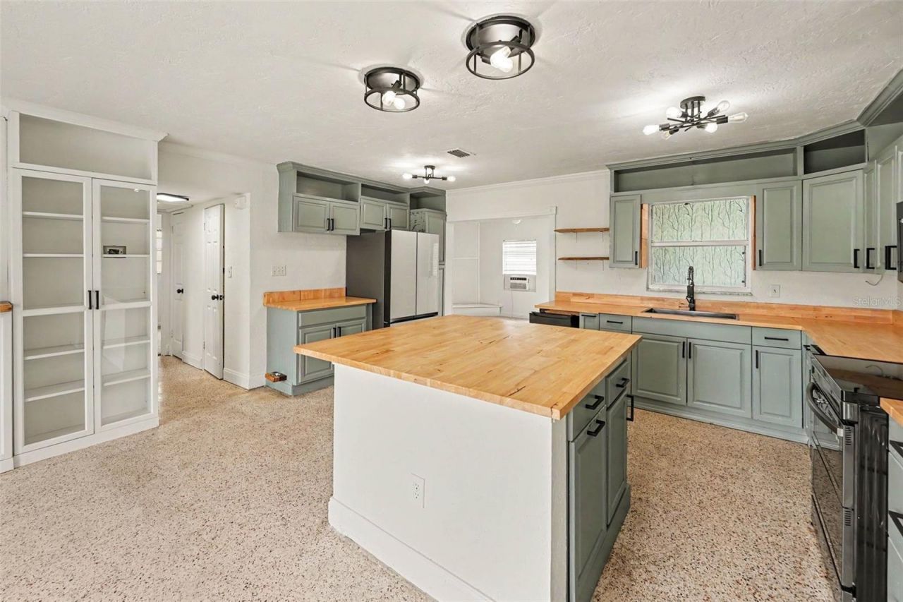 766 41st Avenue Ne, Saint Petersburg, FL 33703 Photo