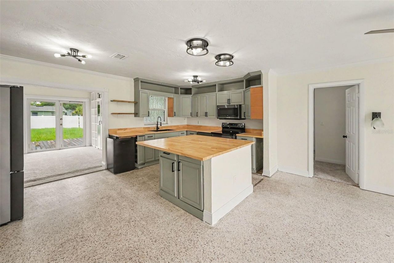 766 41st Avenue Ne, Saint Petersburg, FL 33703 Photo