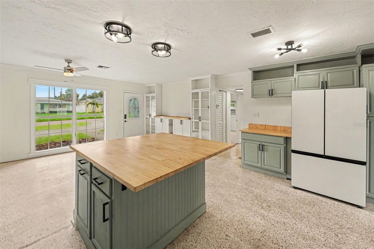 766 41st Avenue Ne, Saint Petersburg, FL 33703 Photo