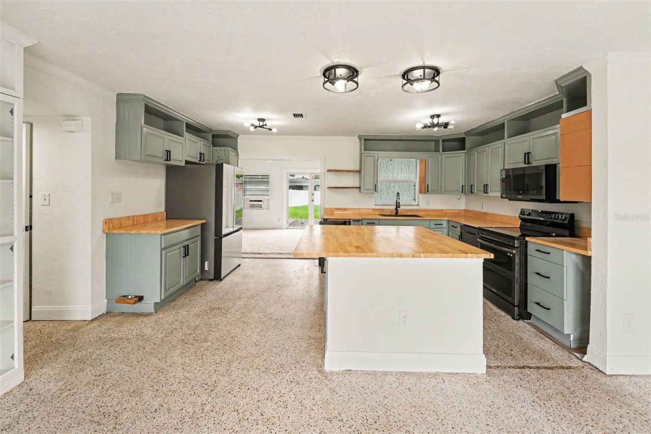 766 41st Avenue Ne, Saint Petersburg, FL 33703 Photo