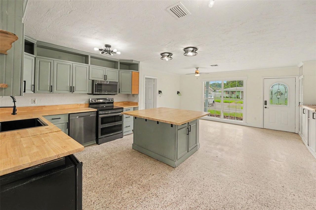 766 41st Avenue Ne, Saint Petersburg, FL 33703 Photo