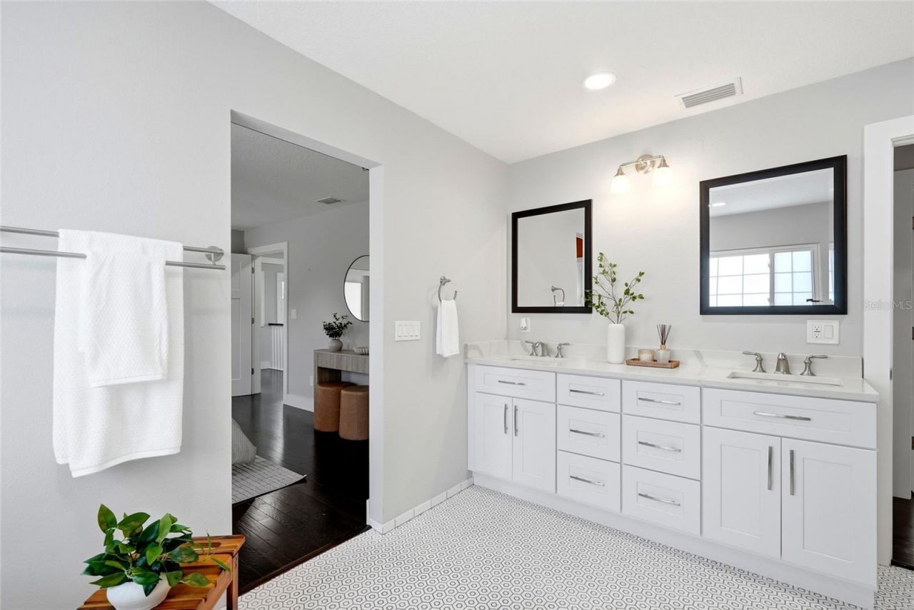2720 10th Street N, Saint Petersburg, FL 33704 Photo
