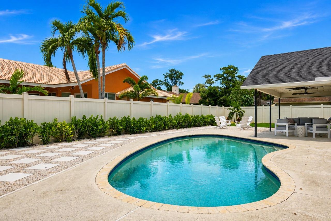 1259 Barnstaple, Wellington, FL 33414 Photo