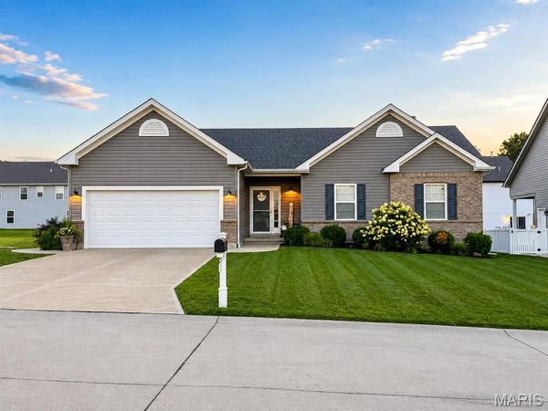 625 Lubbuck Court , Moscow Mills, MO 63362