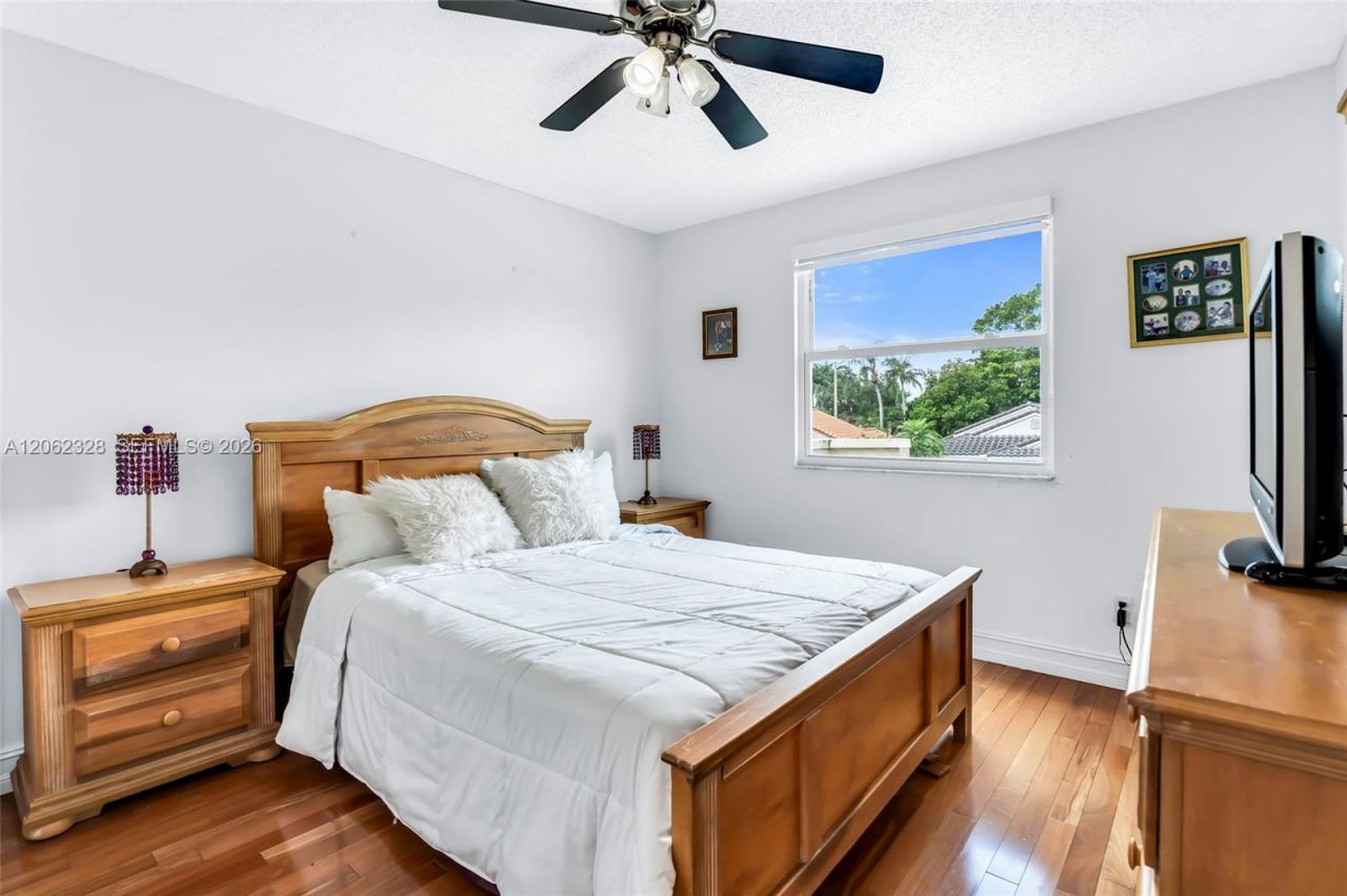 17513 NW 10th St, Pembroke Pines, FL 33029 Photo