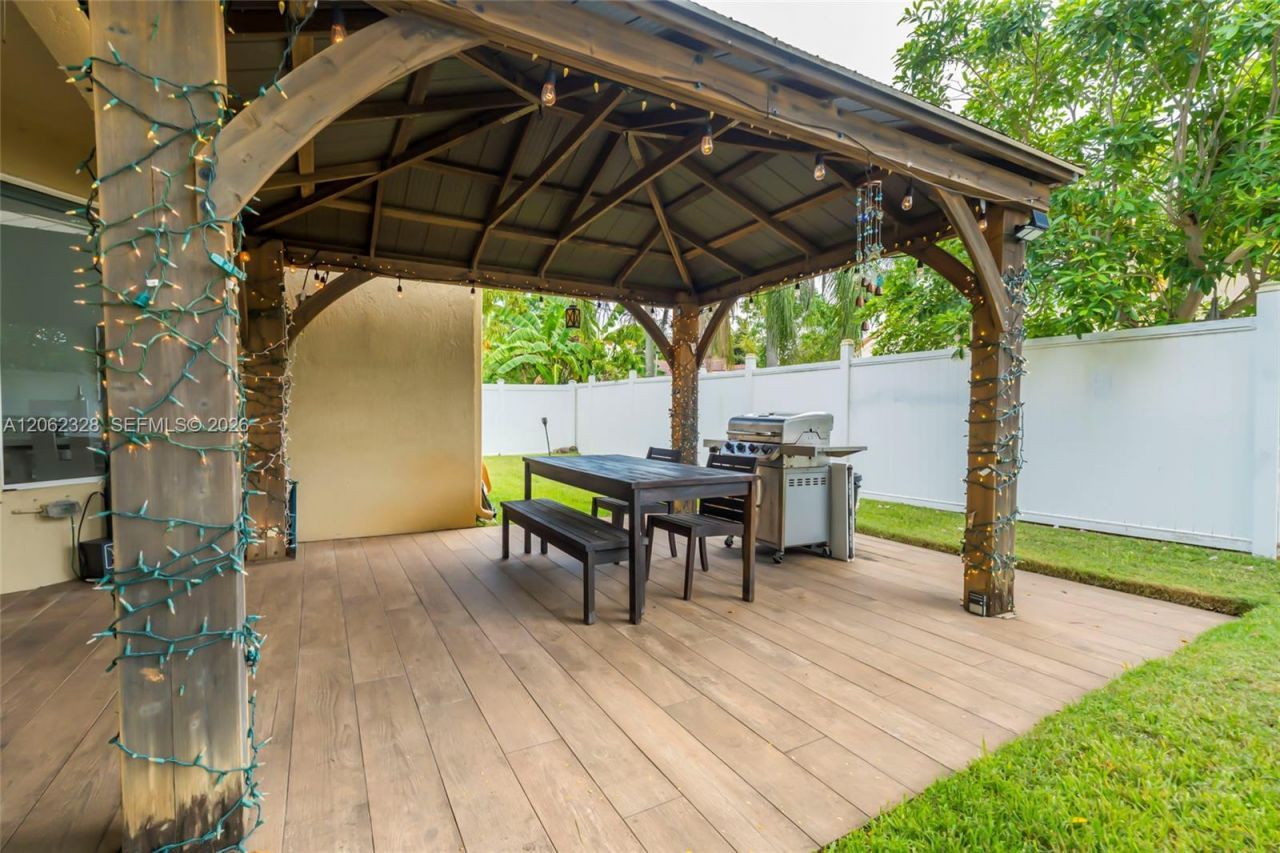 17513 NW 10th St, Pembroke Pines, FL 33029 Photo