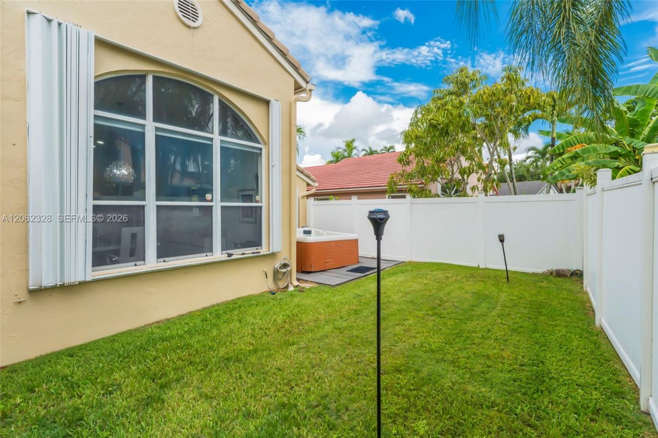 17513 NW 10th St, Pembroke Pines, FL 33029 Photo