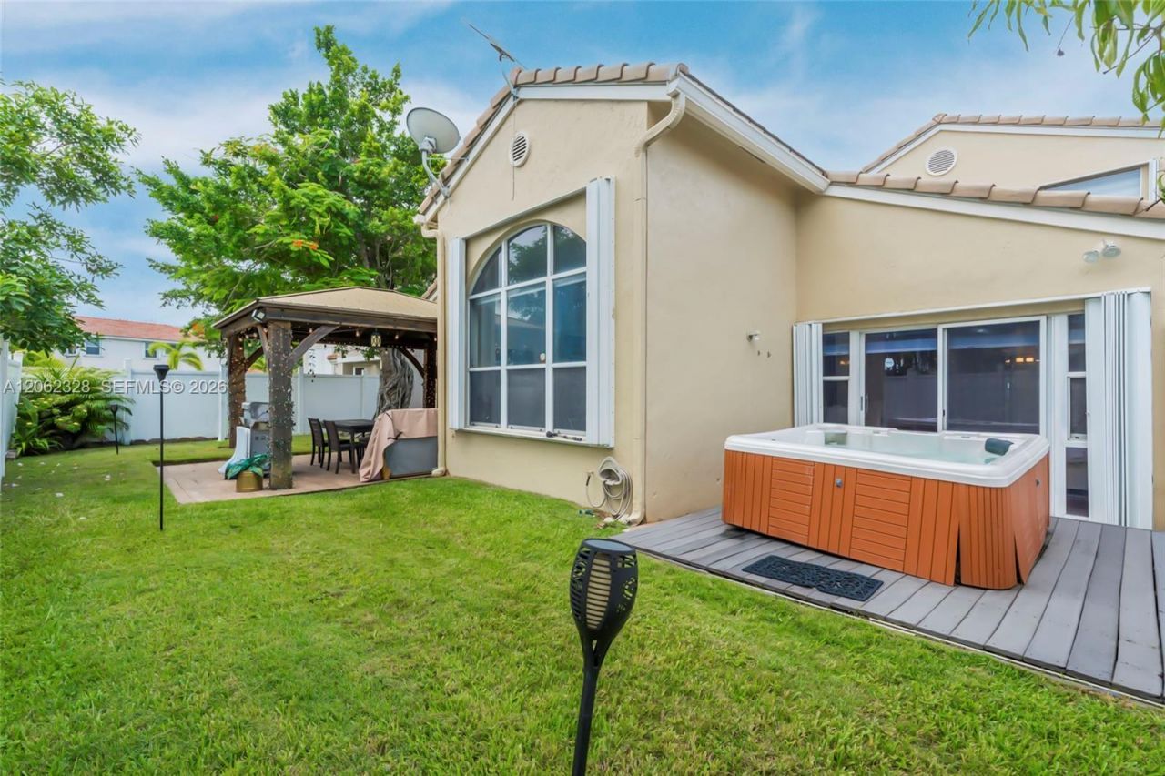 17513 NW 10th St, Pembroke Pines, FL 33029 Photo