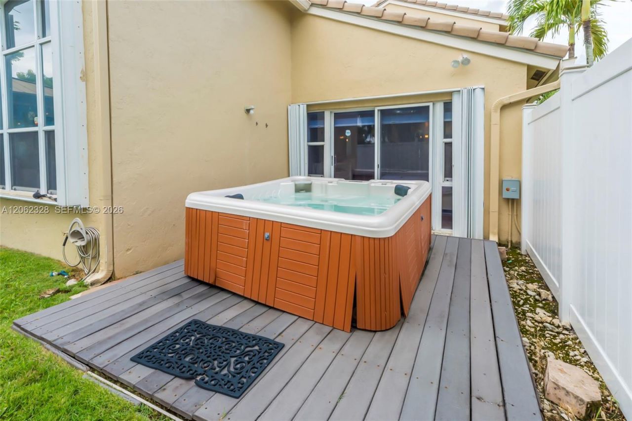 17513 NW 10th St, Pembroke Pines, FL 33029 Photo