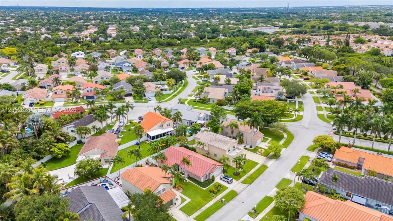 17513 NW 10th St, Pembroke Pines, FL 33029 Photo