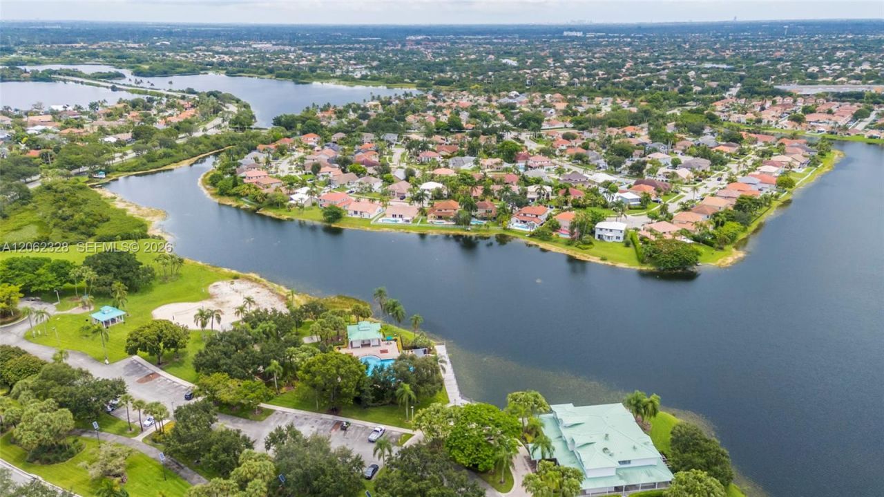 17513 NW 10th St, Pembroke Pines, FL 33029 Photo