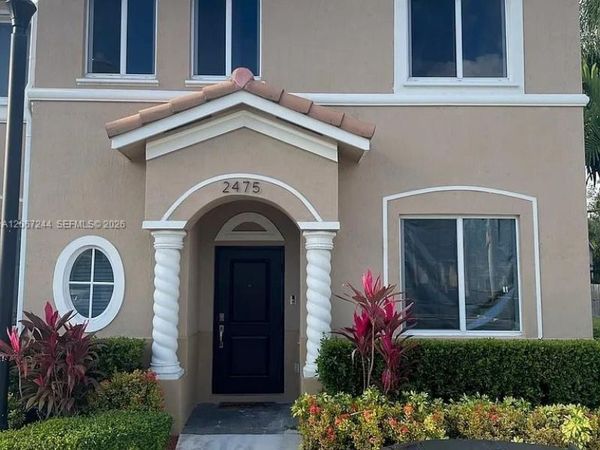 2475 SE 11th St , Homestead, FL 33035