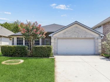 8624 Corral Circle, Fort Worth, TX 76244