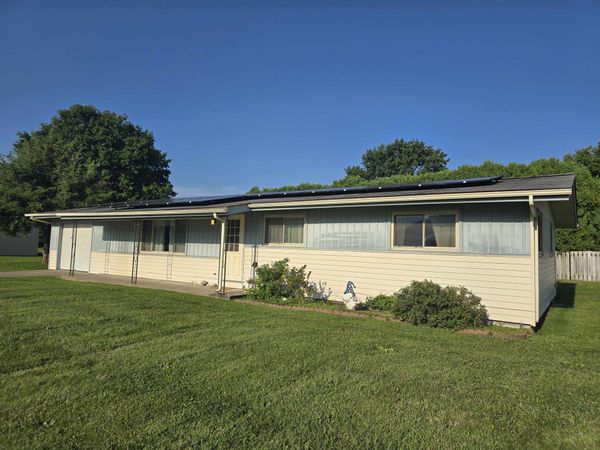 319 Rogers Road , Carthage, IL 62321