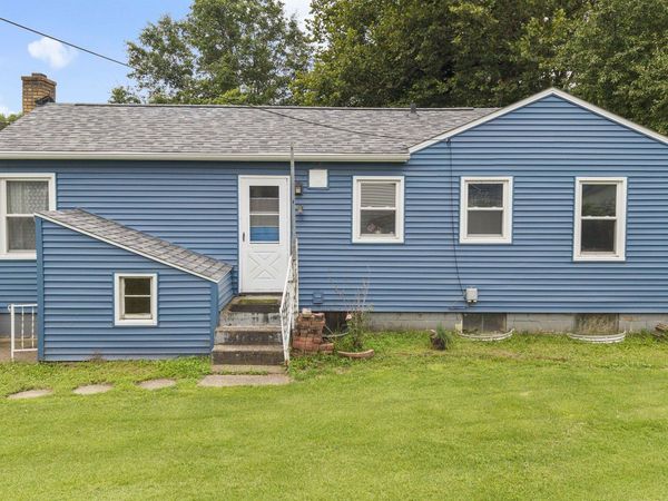 943 28th Avenue , Rock Island, IL 61201
