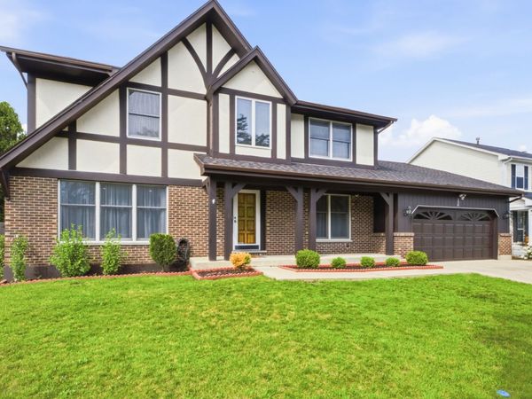 356 Yorkshire Drive , Mundelein, IL 60060