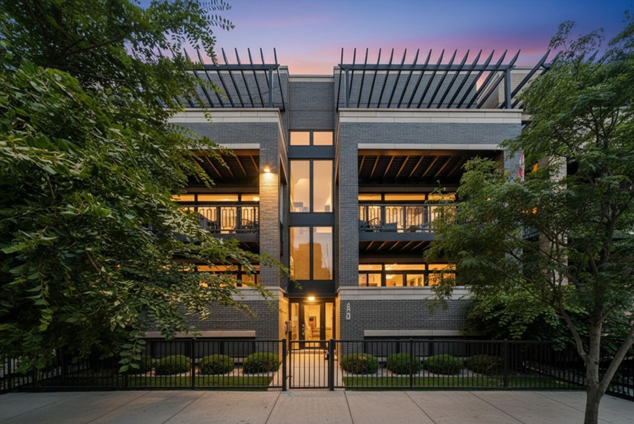 1366 W Walton Street, Unit 1E, Chicago, IL 60642 Main Photo
