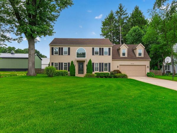 52116 Falcon Chase Drive, Granger, IN 46530