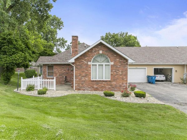 3855 Sandpiper Cove Run, South Bend, IN 46628