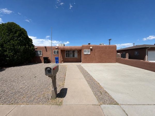 3213 Ortiz Drive NE, Albuquerque, NM 87110