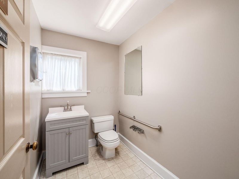 550 W Central Avenue , Delaware, OH 43015 Photo 17