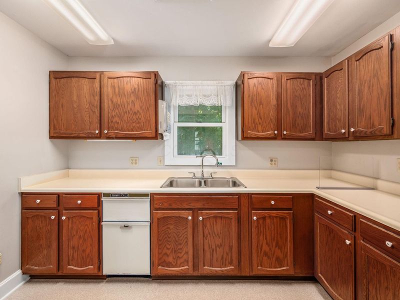 550 W Central Avenue , Delaware, OH 43015 Photo 19