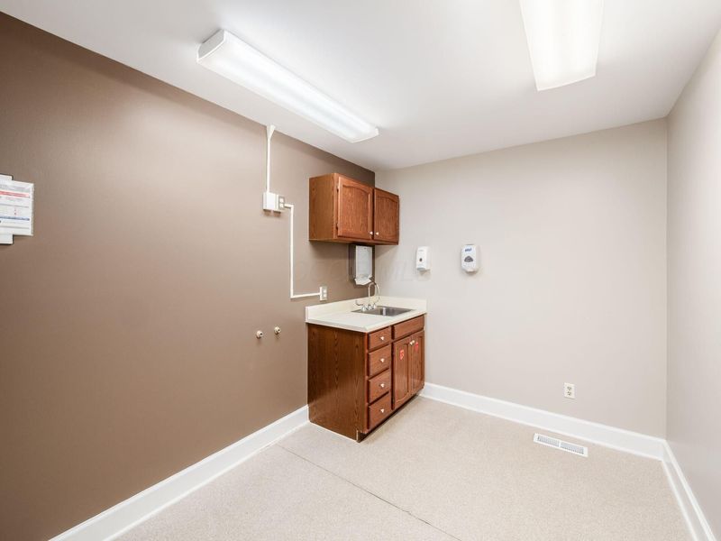 550 W Central Avenue , Delaware, OH 43015 Photo 26