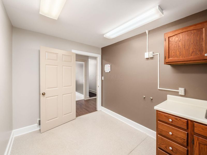 550 W Central Avenue , Delaware, OH 43015 Photo 27