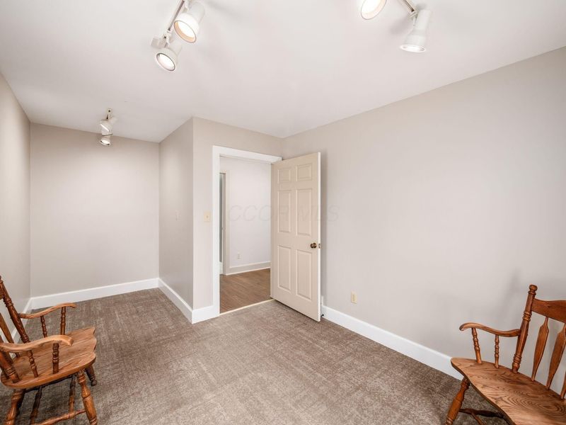 550 W Central Avenue , Delaware, OH 43015 Photo 29