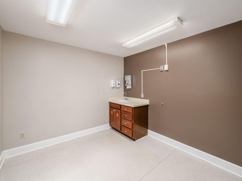 550 W Central Avenue , Delaware, OH 43015 Photo 30