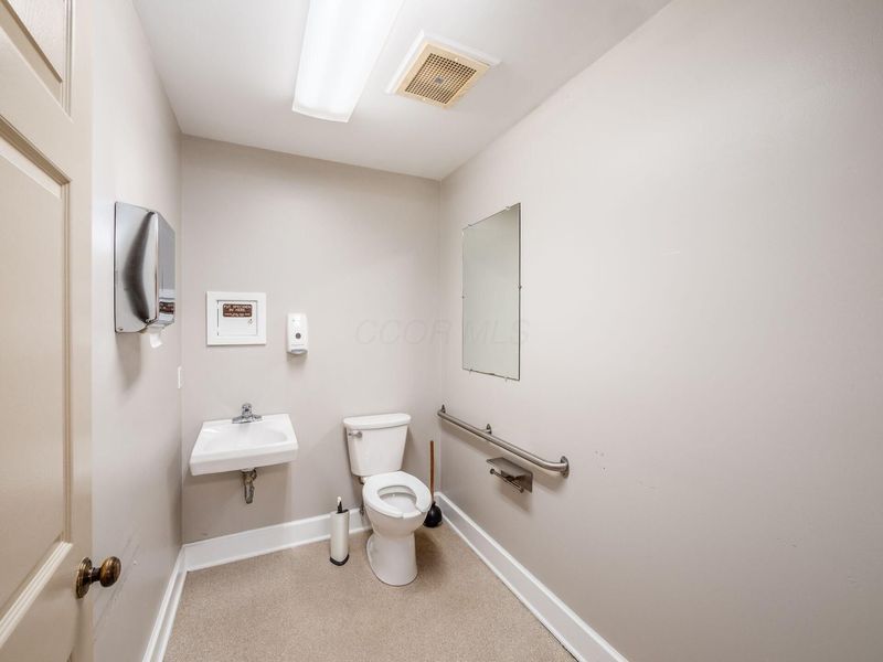 550 W Central Avenue , Delaware, OH 43015 Photo 34