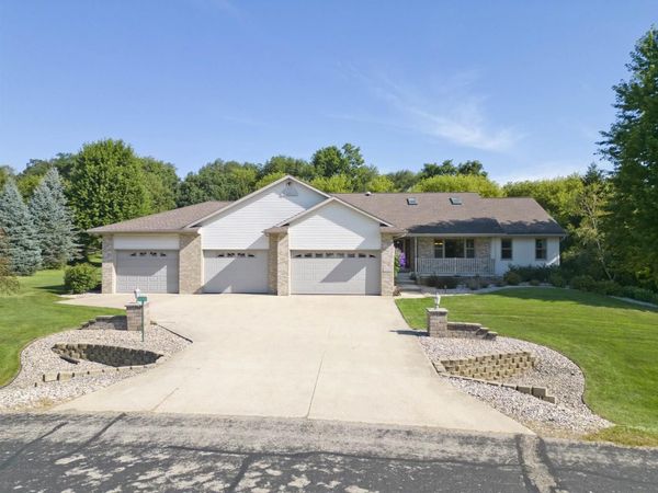 3096 Castleton Crossing, Sun Prairie, WI 53590