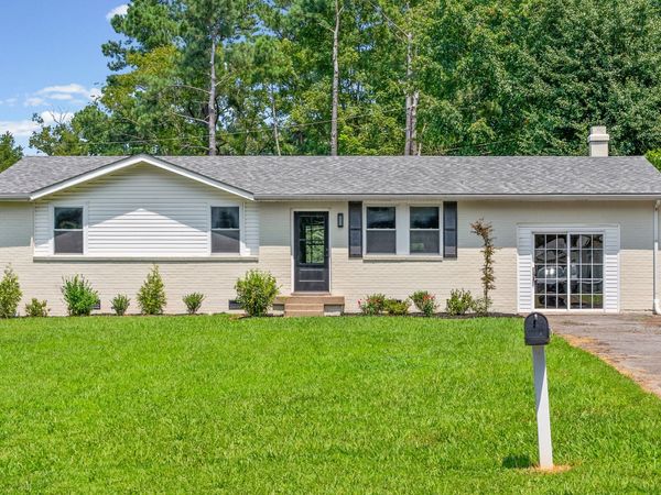 447 Appleton Dr, Clarksville, TN 37042