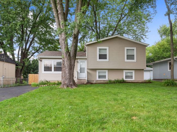 1903 Highview Avenue , McHenry, IL 60050