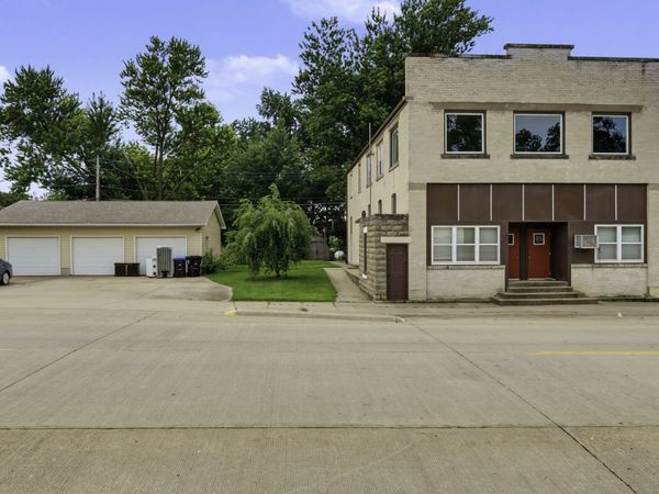 111 Broadway Street, Charlotte, IA 52731