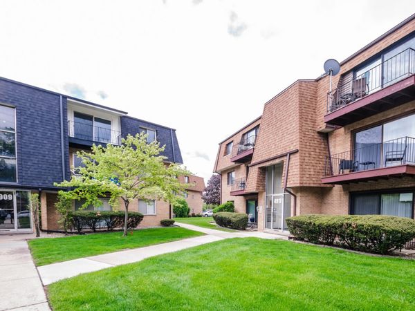 4917 W 109th Street , Unit 301, Oak Lawn, IL 60453
