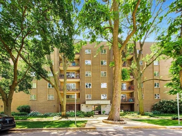1365 Ashland Avenue , Unit 501, Des Plaines, IL 60016