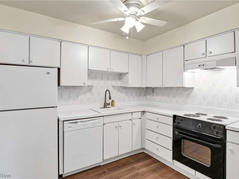 2948 Pease Drive , Unit A204, Rocky River, OH 44116 Photo 18