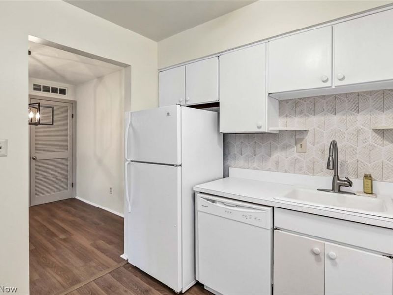 2948 Pease Drive , Unit A204, Rocky River, OH 44116 Photo 19