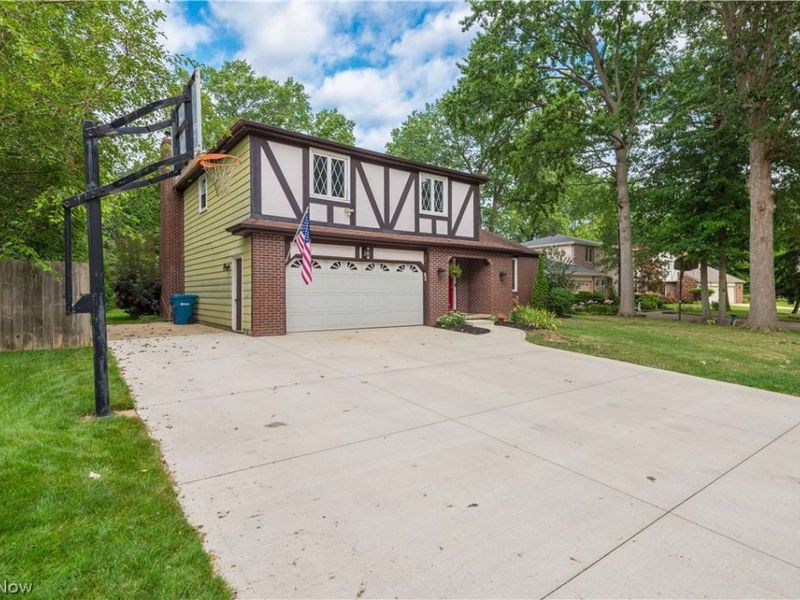 1470 Hawthorne Drive, Vermilion, OH 44089 Photo 3