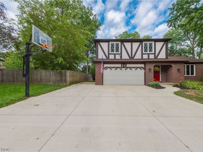 1470 Hawthorne Drive , Vermilion, OH 44089 Photo 4