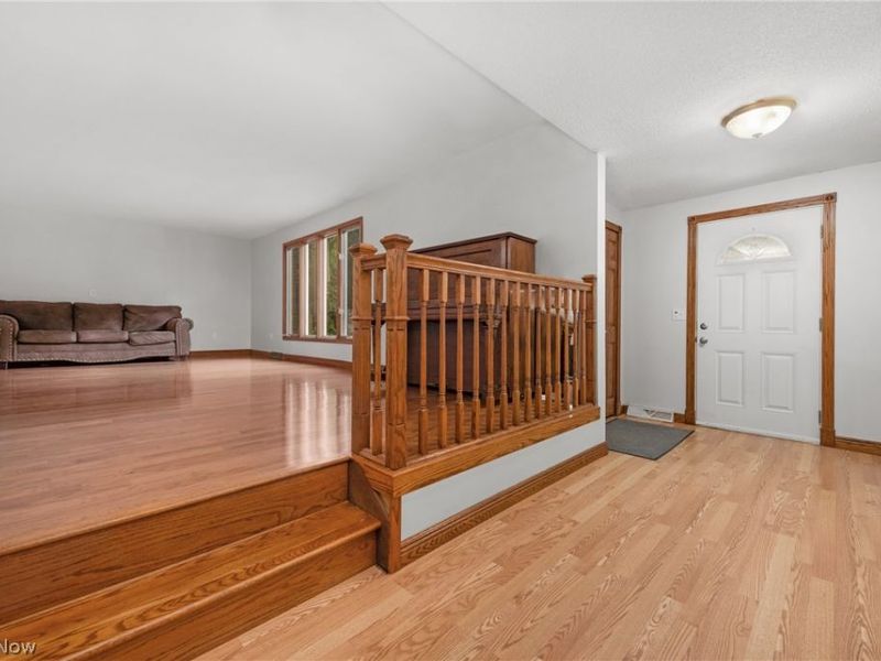 1470 Hawthorne Drive, Vermilion, OH 44089 Photo 6
