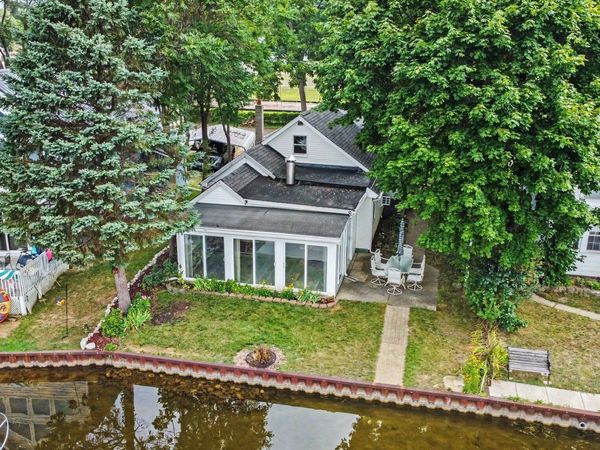 231 N Lakeside Drive, Michigan Center, MI 49254