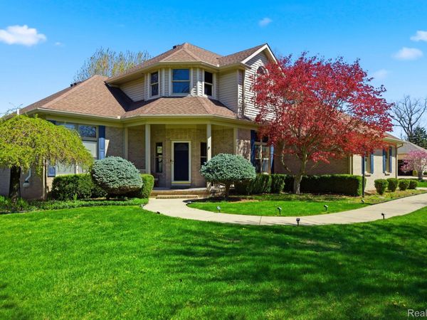 8488 Annette Avenue, Grosse Ile Township, Mi 48138