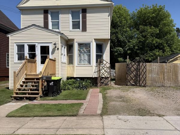 911 Swinton ST, Sault Ste Marie, MI 49783