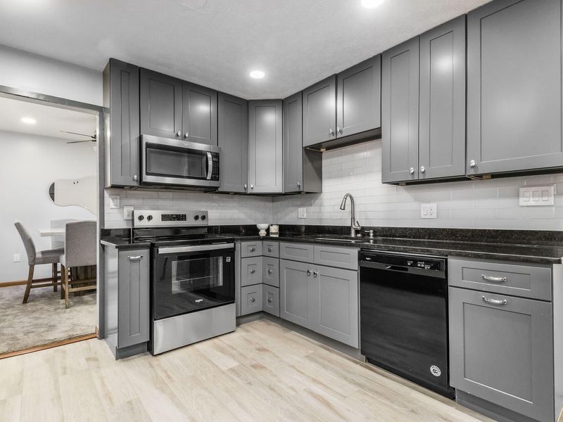 6425 S Sunbury Road , Westerville, OH 43081 Photo 11
