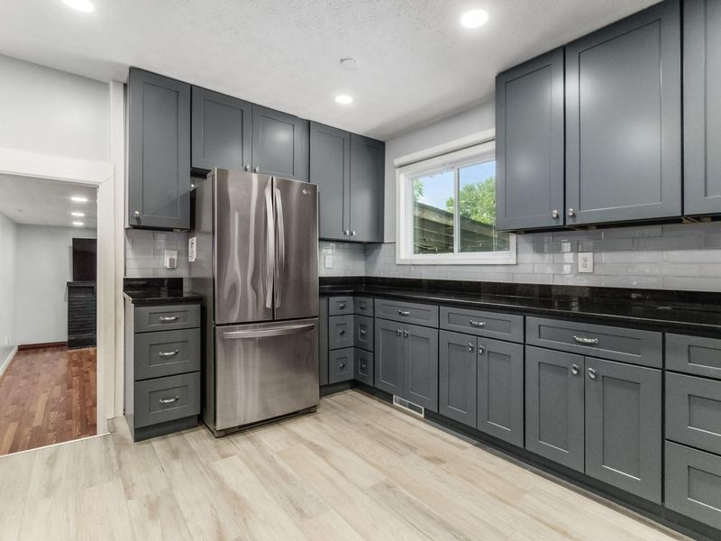 6425 S Sunbury Road , Westerville, OH 43081 Photo 14