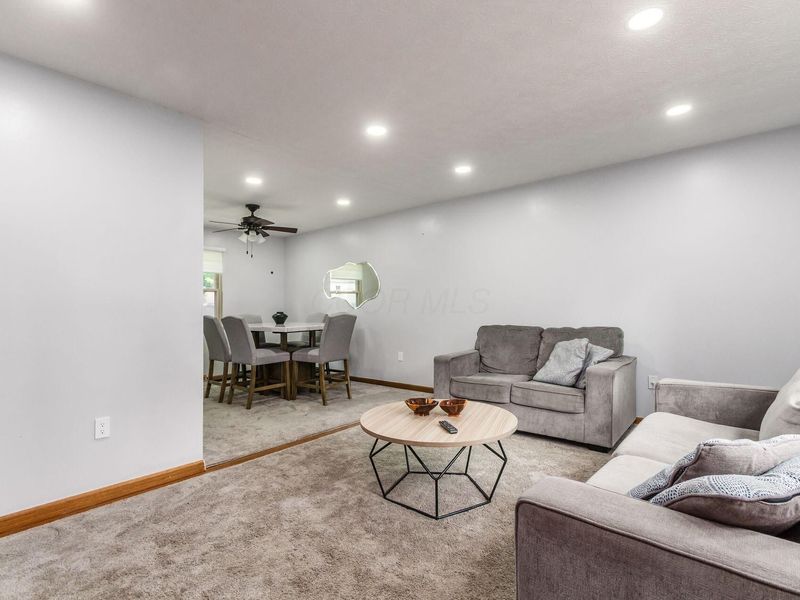6425 S Sunbury Road , Westerville, OH 43081 Photo 5