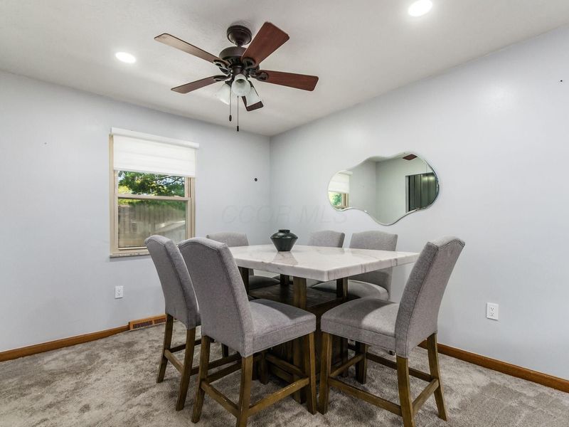 6425 S Sunbury Road , Westerville, OH 43081 Photo 8