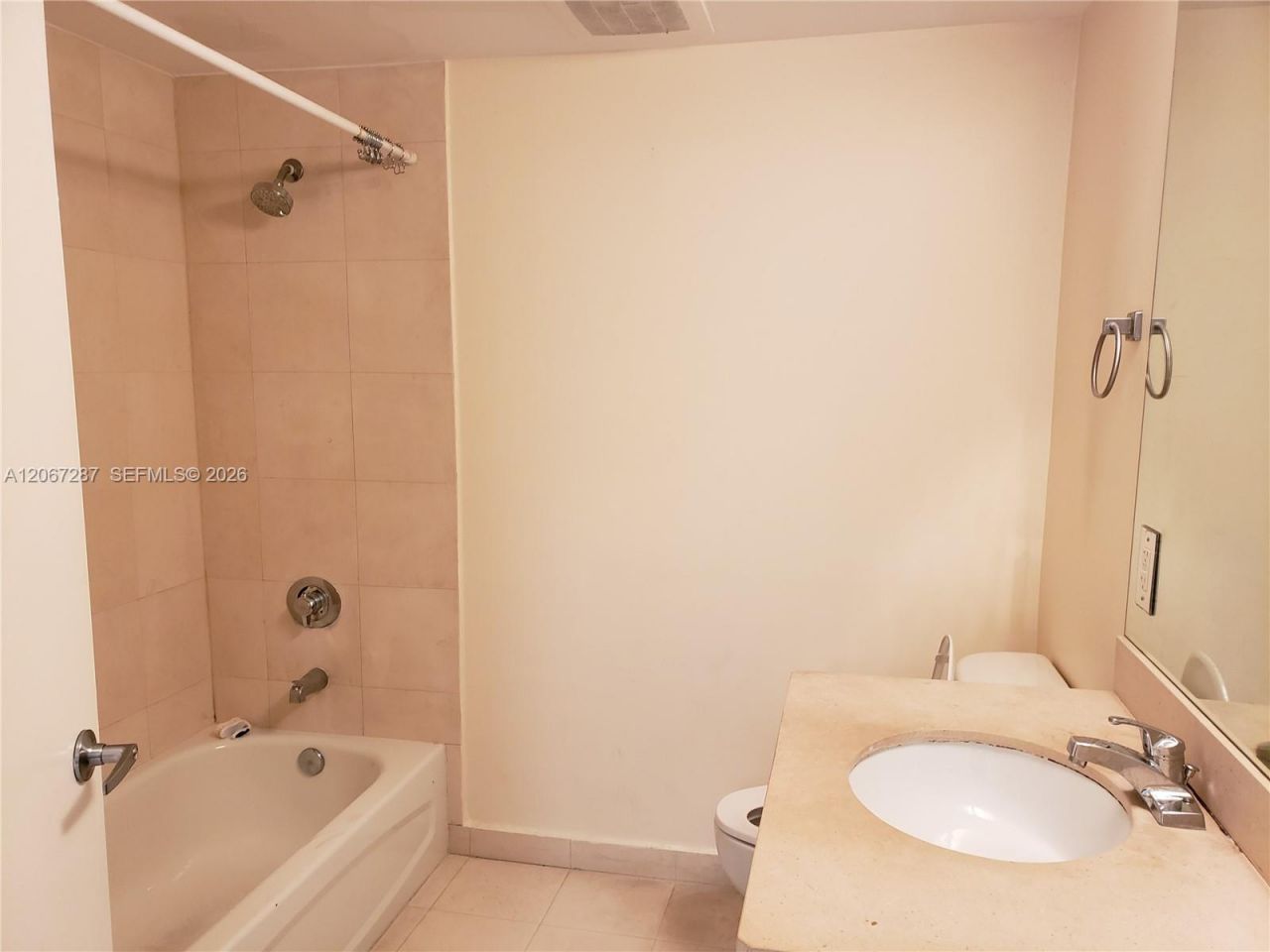 2740 SW 28th Ter , Unit 209, Miami, FL 33133 Photo